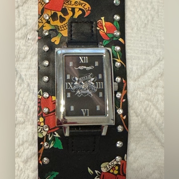 Ed Hardy vintage leather wrist watch - skull & roses - needs battery - great - Picture 3 of 11